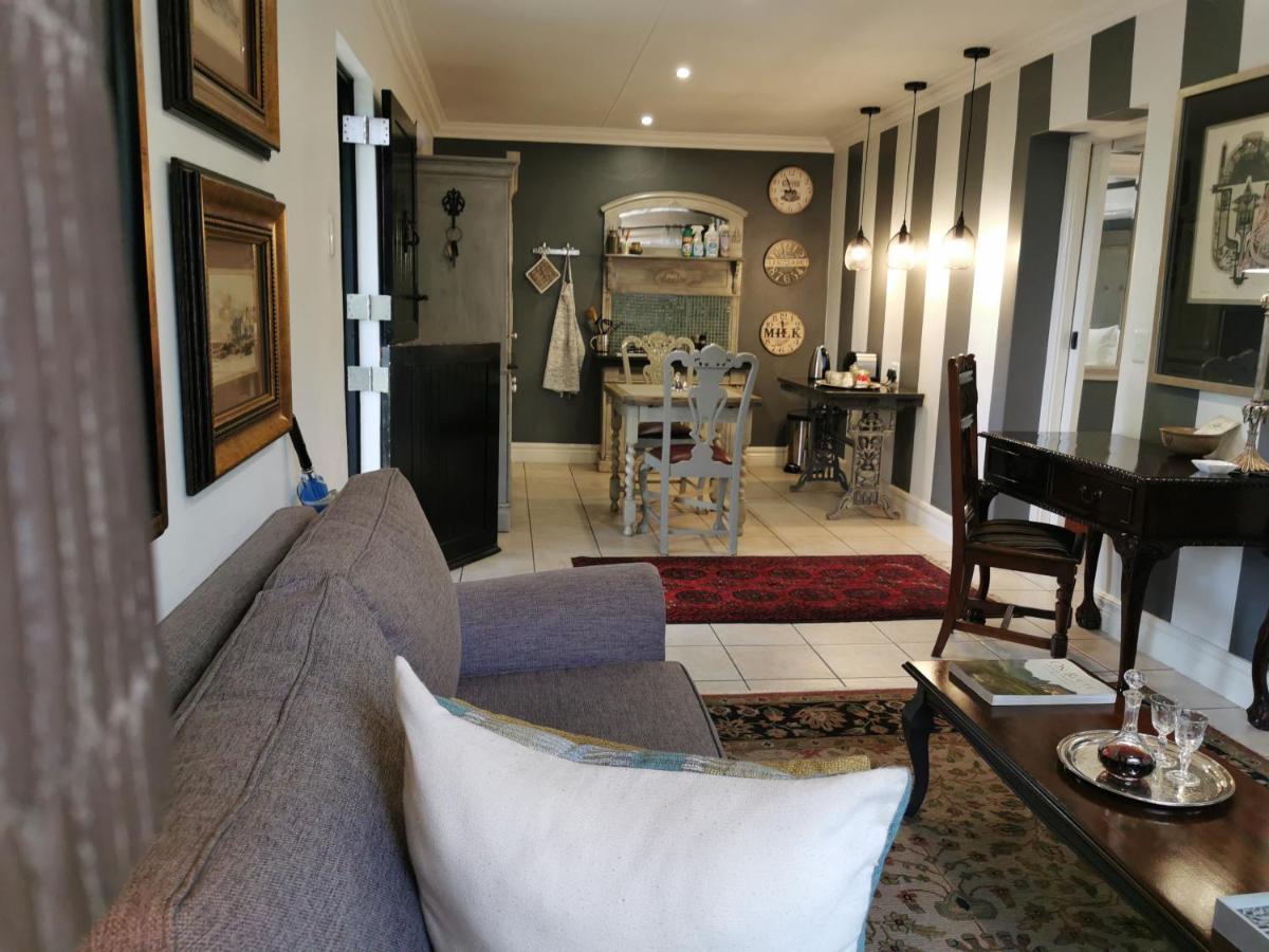 At 98 On Lynburn Guest House Pretoria-Noord Eksteriør billede
