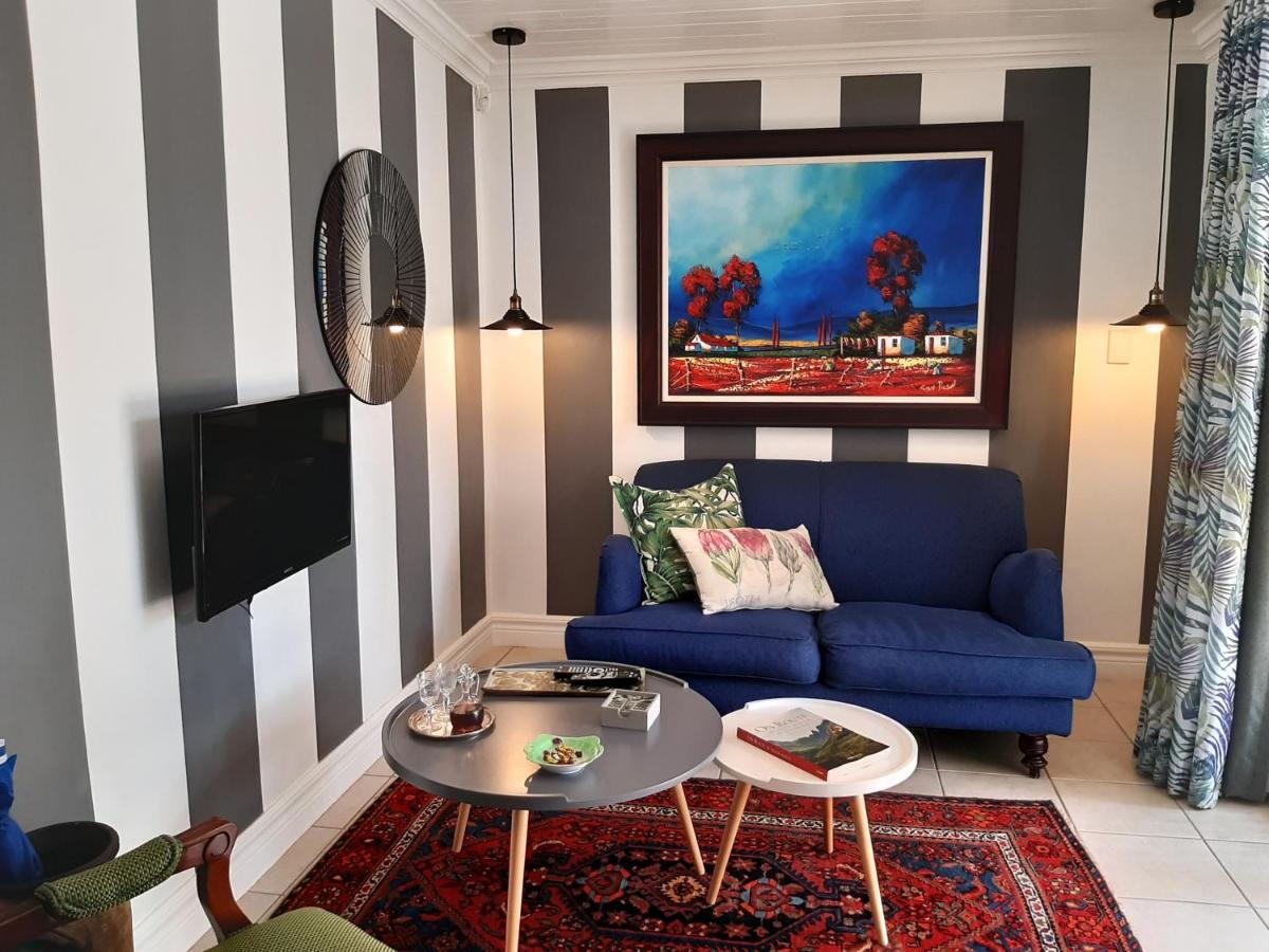 At 98 On Lynburn Guest House Pretoria-Noord Eksteriør billede