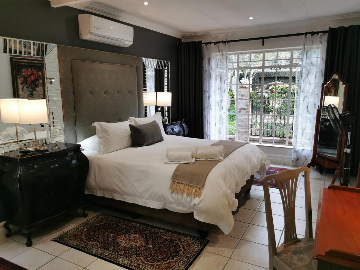 At 98 On Lynburn Guest House Pretoria-Noord Eksteriør billede