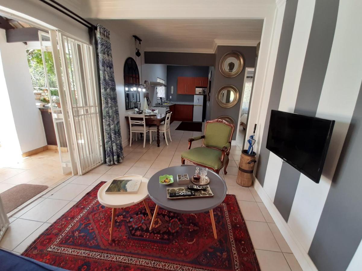 At 98 On Lynburn Guest House Pretoria-Noord Eksteriør billede