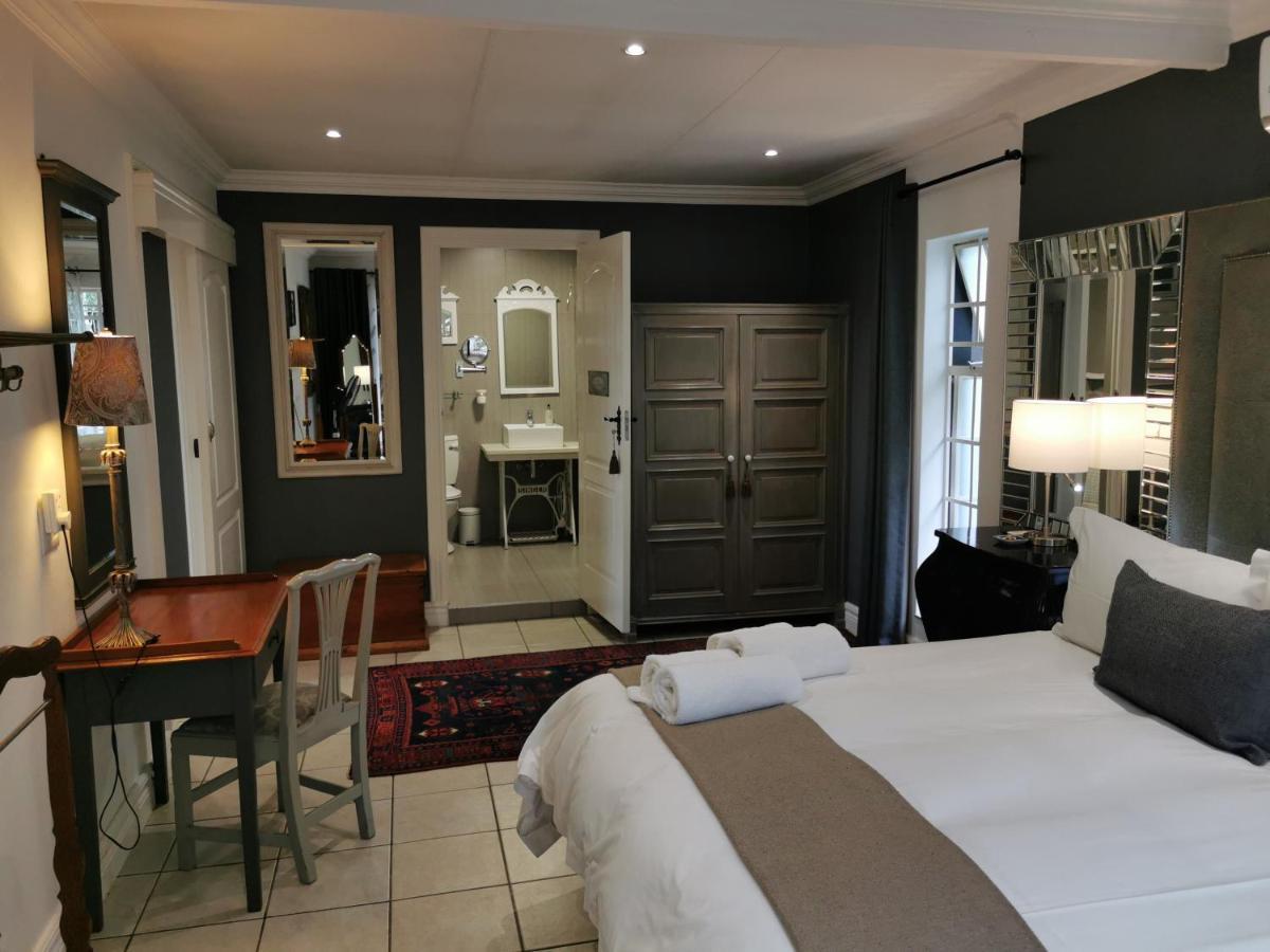 At 98 On Lynburn Guest House Pretoria-Noord Eksteriør billede